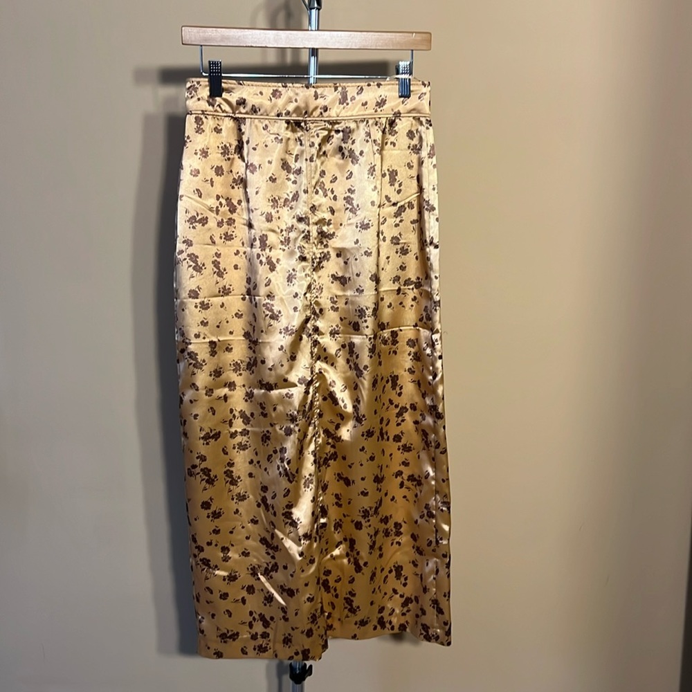 Zara satin midi skirt. Size M
